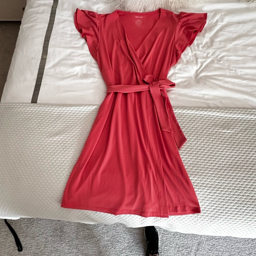 Nine West summer dress with belt.